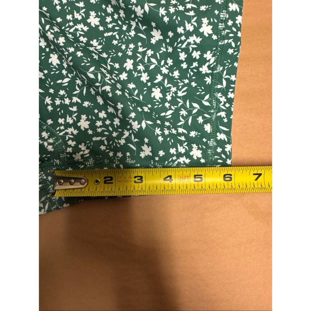 Old Navy Active Sz Large Floral Bike Shorts Green High Rise PowerSoft Athletic - Picture 5 of 7